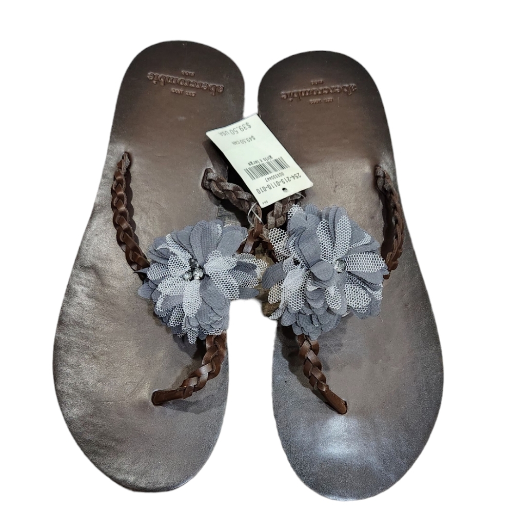 NWT Abercrombie Flower Flip Flops Slip On Beach Sandals Girl Size XL 8/9